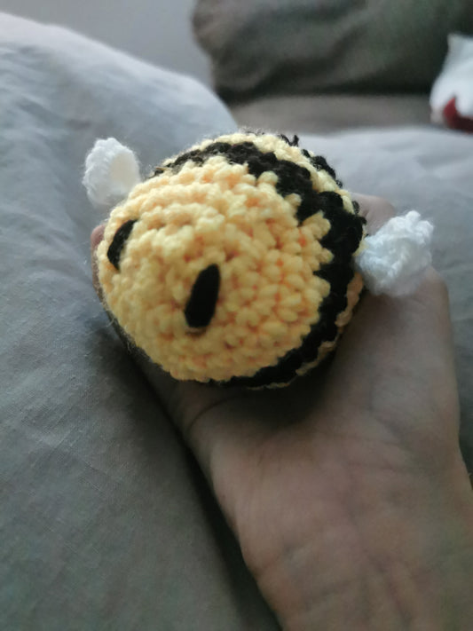 Cute crochet bee